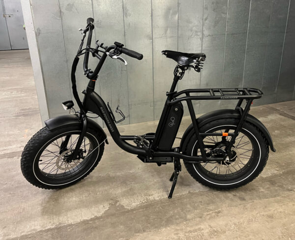2 RadRunner 2 – Rad Power Bikes – 100 km d’autonomie – Comme neuf – Accessoires inclus
