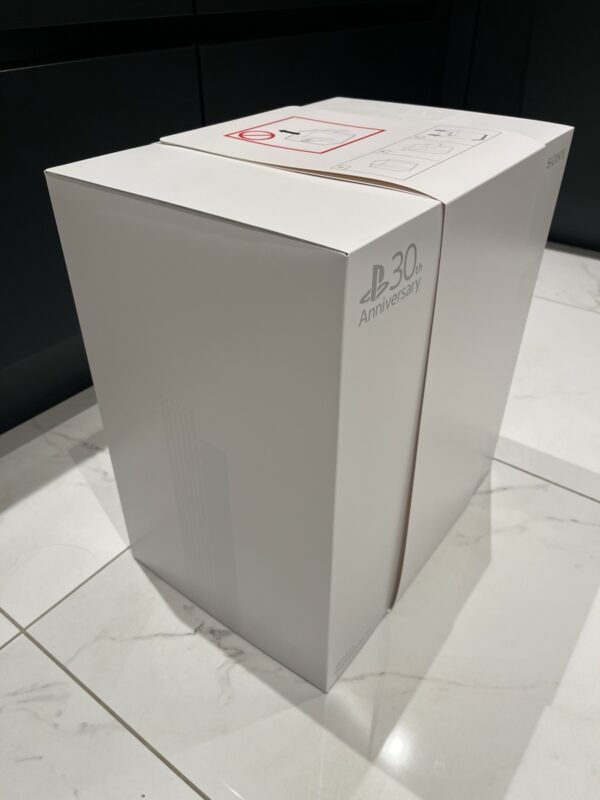 4 PS5 Pro – Édition 30e Anniversaire – Neuve & Scellée – Édition Limitée