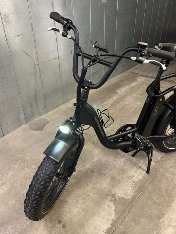 4 RadRunner 2 – Rad Power Bikes – 100 km d’autonomie – Comme neuf – Accessoires inclus