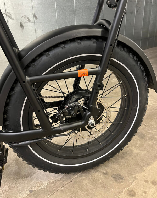 6 RadRunner 2 – Rad Power Bikes – 100 km d’autonomie – Comme neuf – Accessoires inclus