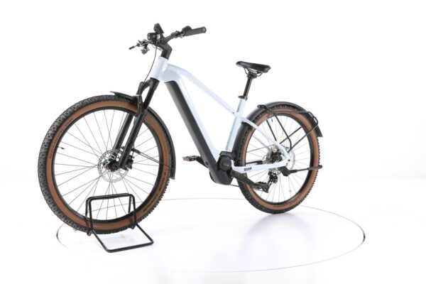 Cube Reaction Hybrid Pro Allroad 2023 – Vélo Électrique Trekking Bosch 29" Blanc