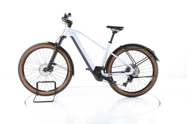 Cube Reaction Hybrid Pro Allroad 2023 – Vélo Électrique Trekking Bosch 29" Blanc