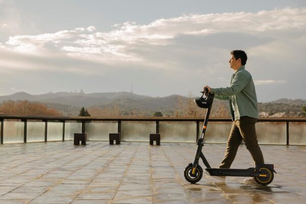 Segway-Ninebot Max G2 E – Trottinette Électrique Adulte Pliable – 25 km/h – Autonomie 70 km – Double Freinage – Pneus Anti-Crevaison