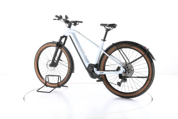 Cube Reaction Hybrid Pro Allroad 2023 – Vélo Électrique Trekking Bosch 29" Blanc